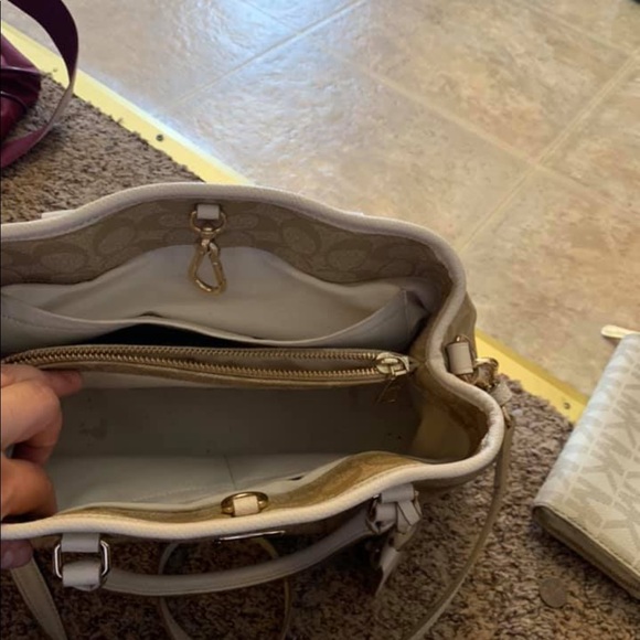 Coach purse - Picture 3 of 4